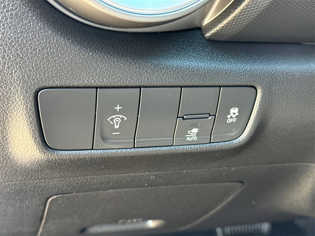 Used 2023 Hyundai Kona SEL image 28