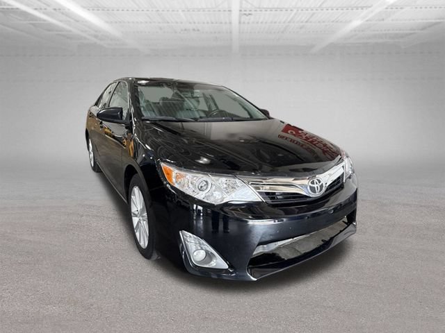 Used 2013 Toyota Camry XLE w/ Leather Pkg FWD image 2