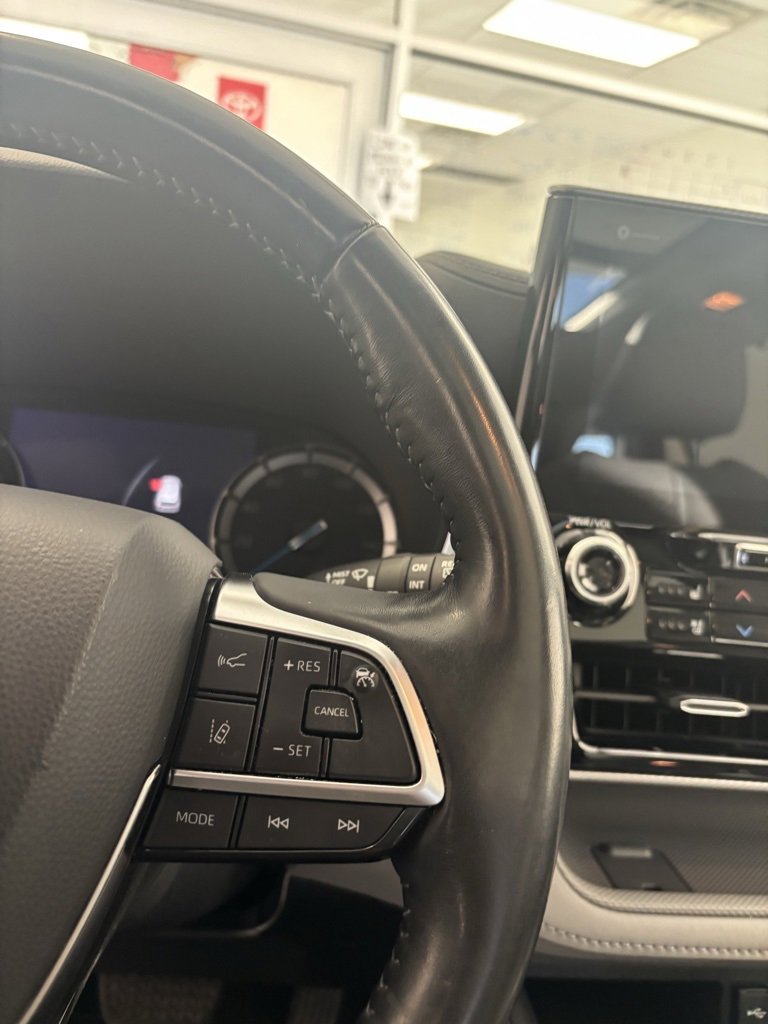 Certified 2021 Toyota Highlander Platinum image 18