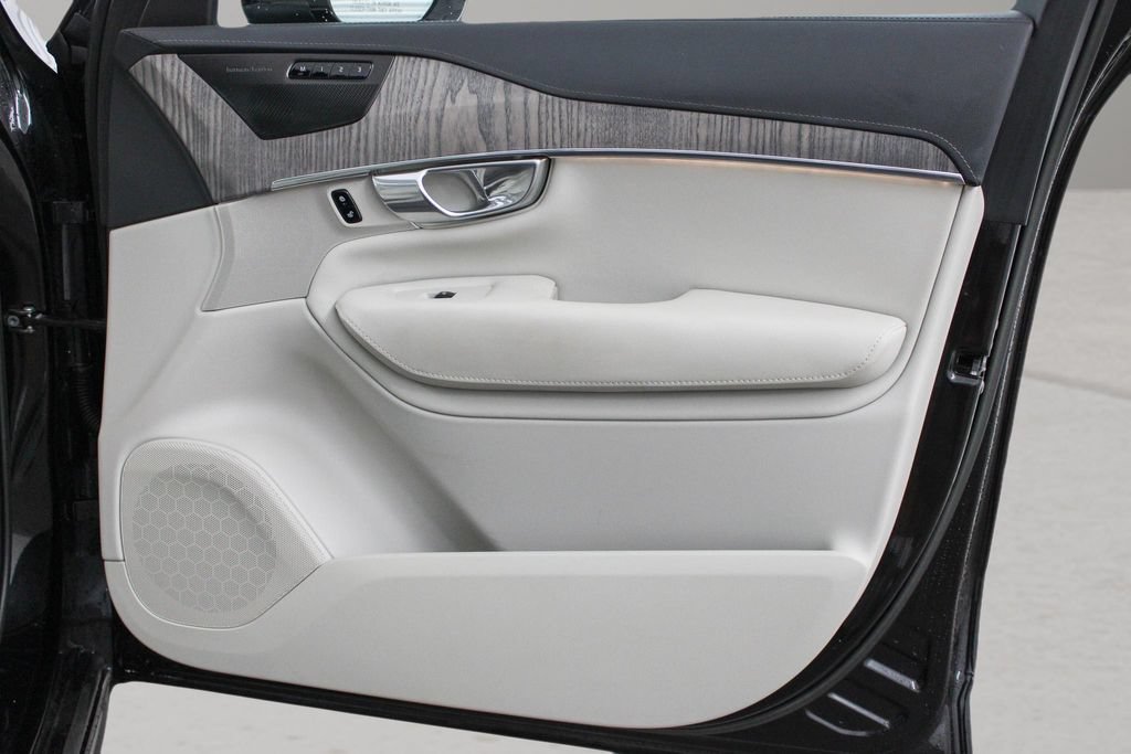 Certified 2023 Volvo XC90 B6 Ultimate w/ Protection Package Premier AWD/4WD image 23