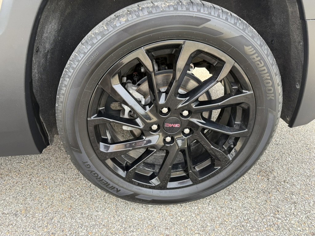 Used 2023 GMC Terrain SLT w/ Tech Package AWD/4WD image 10