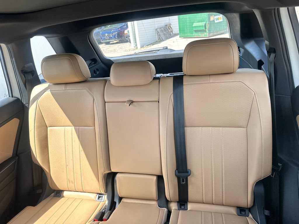 Used 2024 Volkswagen Tiguan SE R-Line w/ MDO Package, Two-Row AWD/4WD image 15