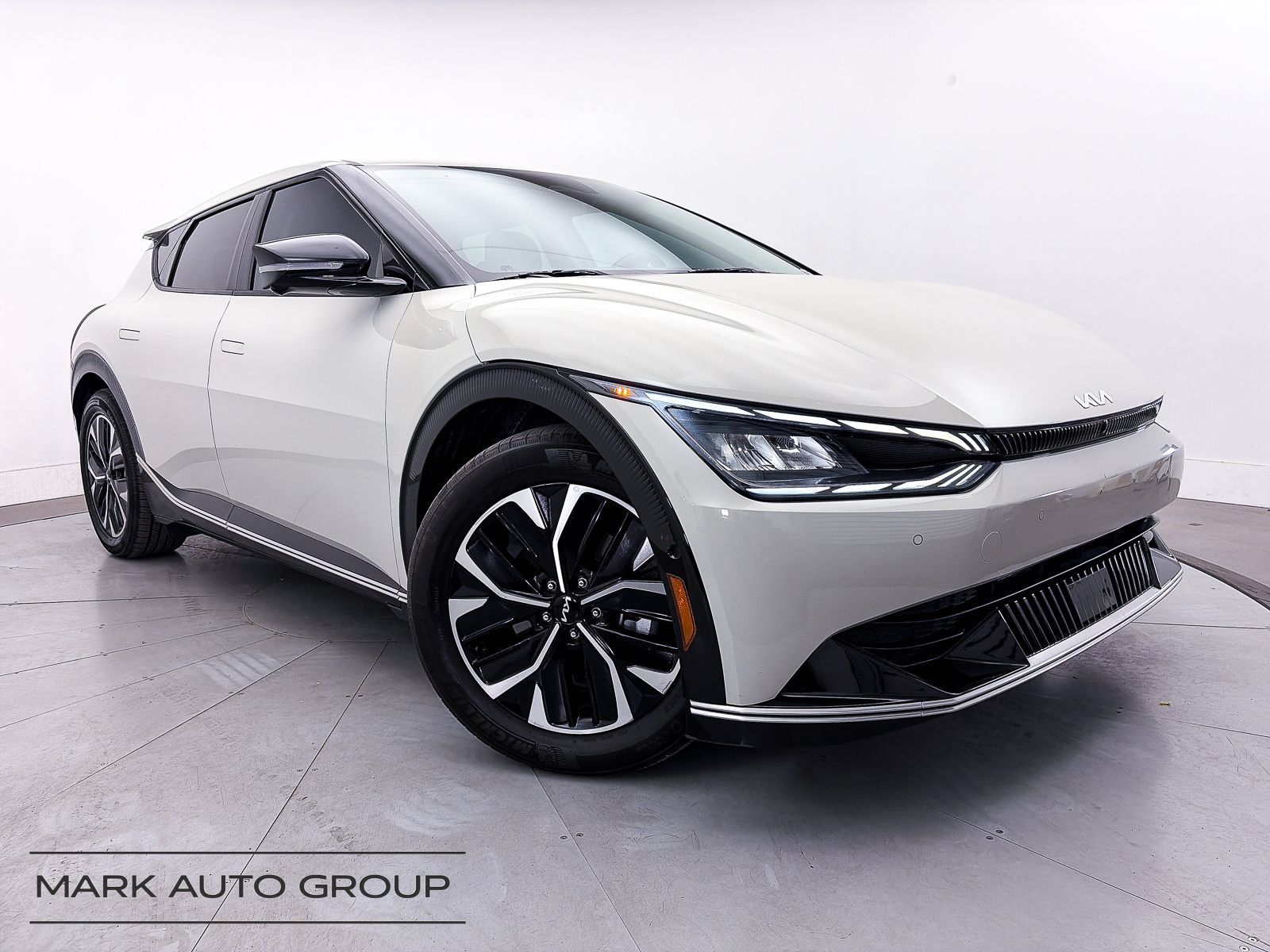 Certified 2023 Kia EV6 Wind w/ Wind Technology Package RWD image 1