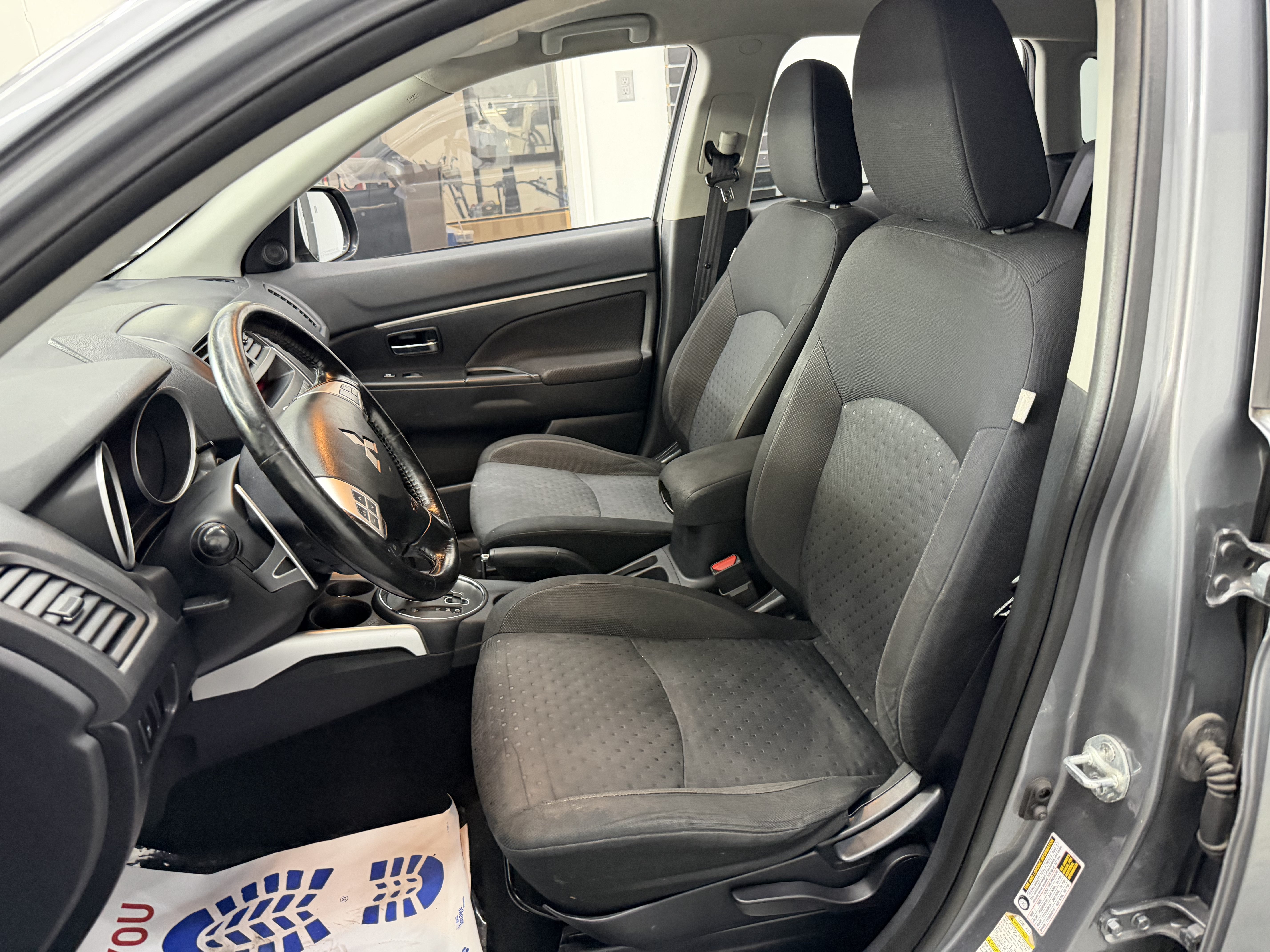 Used 2011 Mitsubishi Outlander Sport SE AWD/4WD image 12