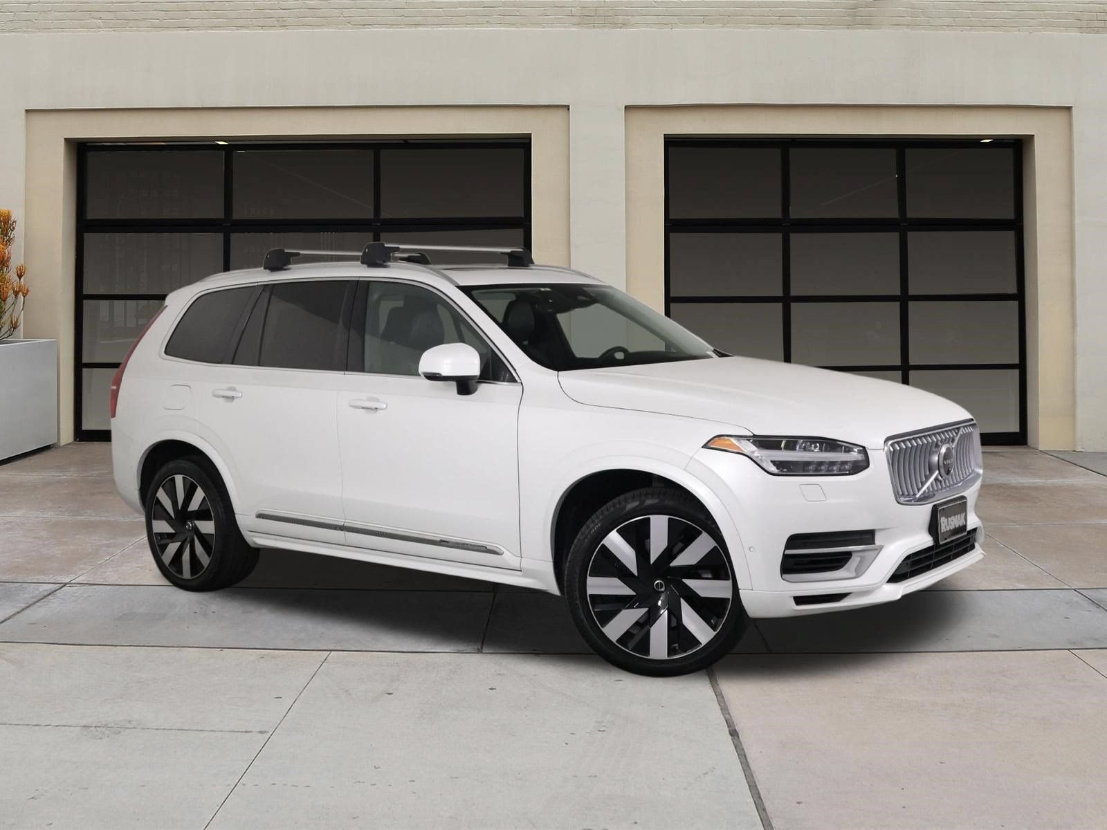 Certified 2023 Volvo XC90 T8 Plus AWD/4WD image 34