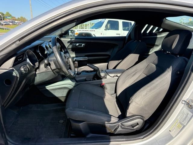 Used 2016 Ford Mustang Coupe RWD image 12