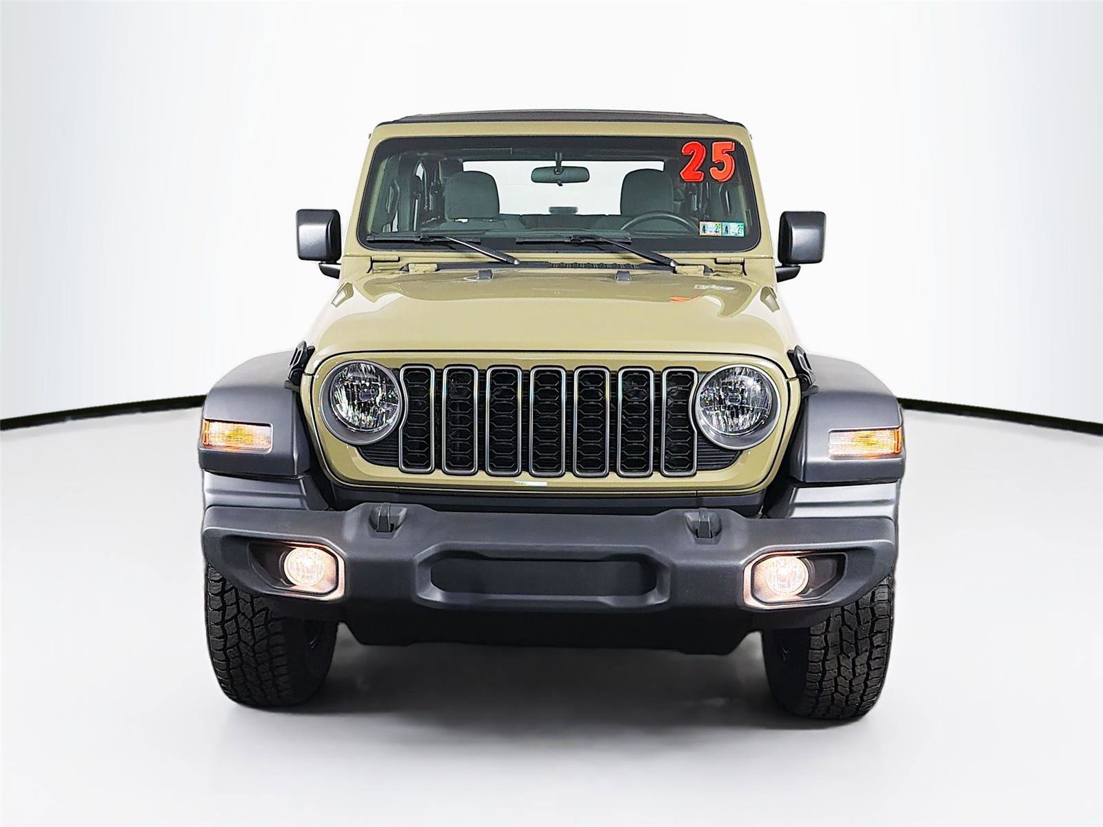 Used 2025 Jeep Wrangler Sport AWD/4WD image 2