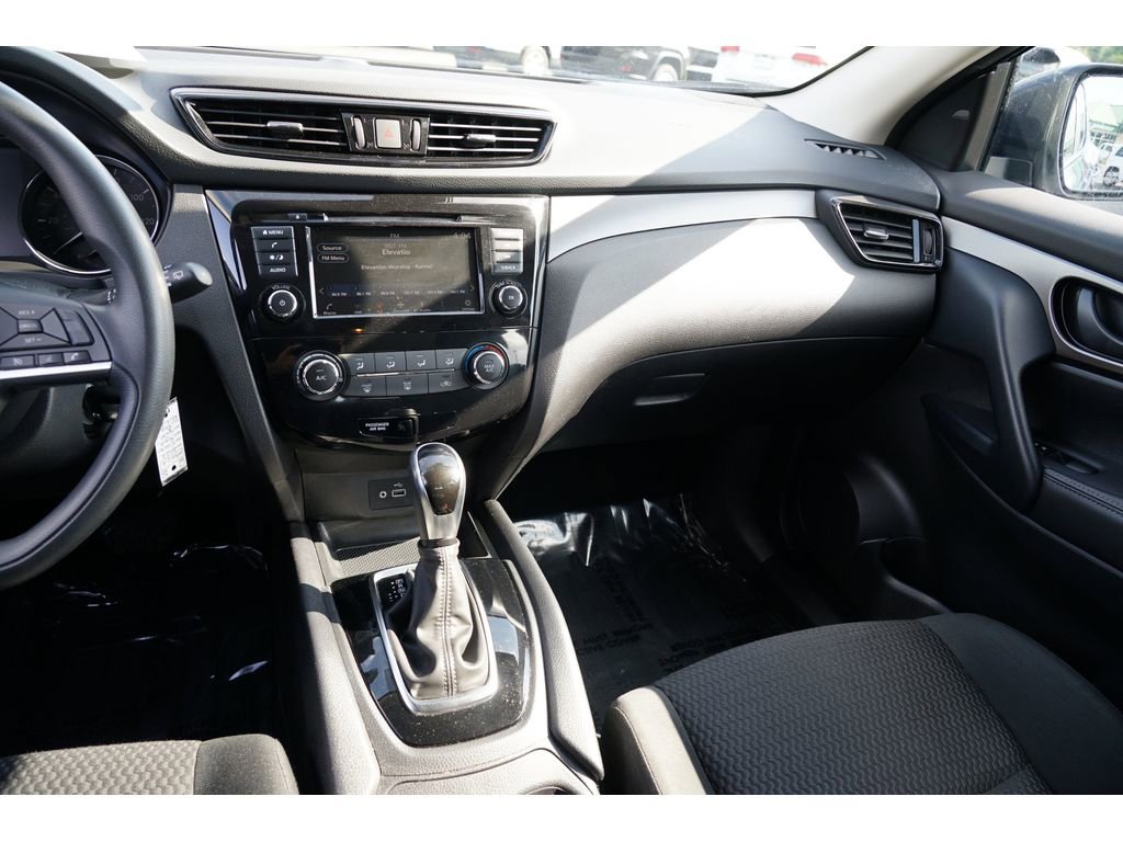 Used 2022 Nissan Rogue Sport S image 21