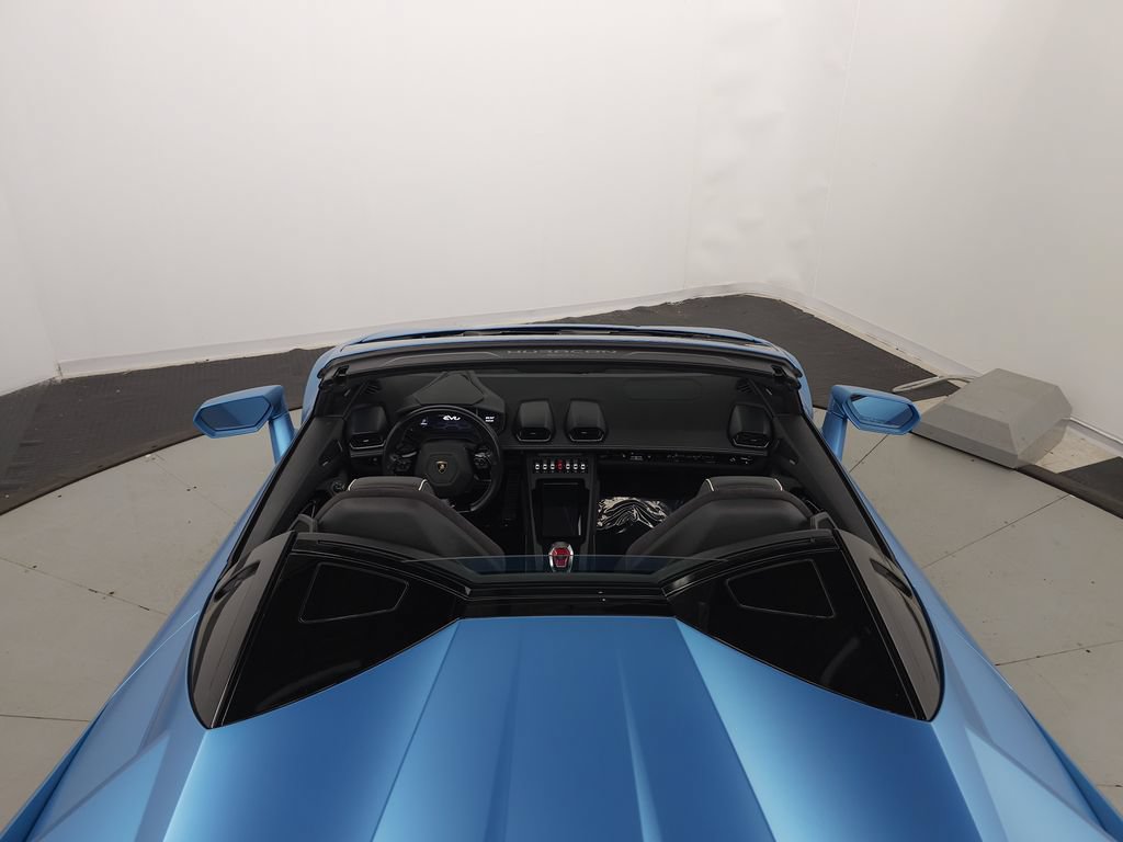 Used 2022 Lamborghini Huracan EVO RWD image 33