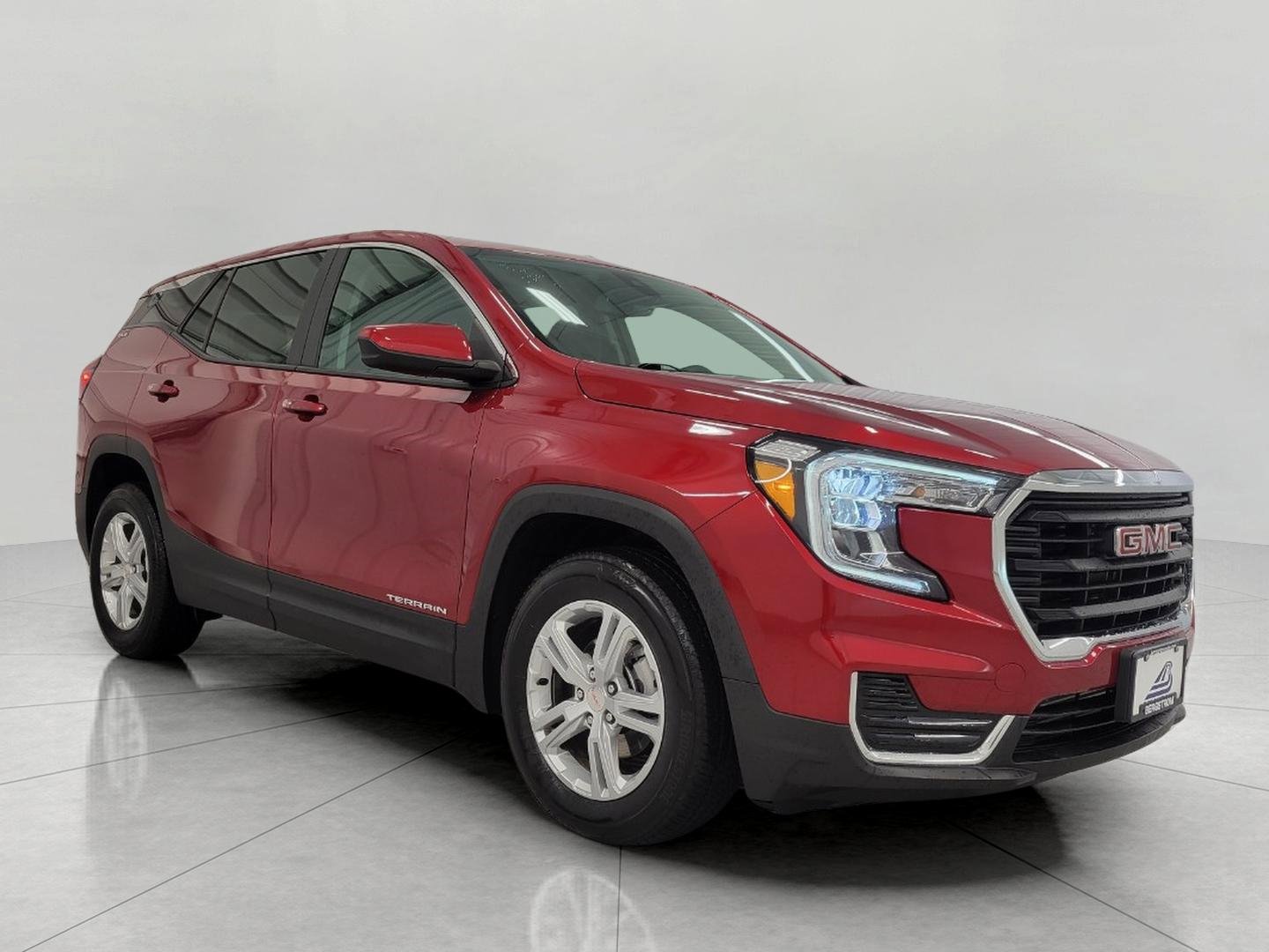 Used 2024 GMC Terrain SLE