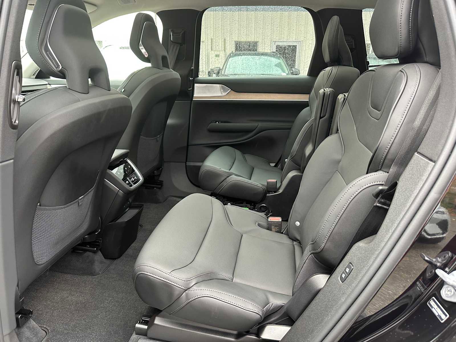 New 2025 Volvo EX90 Ultra w/ Protection Package Premier image 15