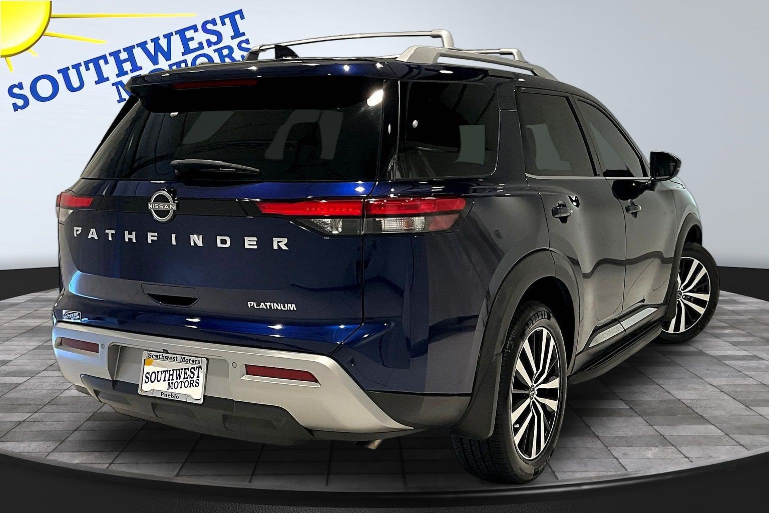 Used 2023 Nissan Pathfinder Platinum FWD image 7