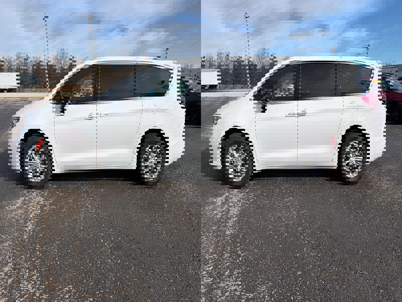 New 2026 Chrysler Pacifica Select image 4