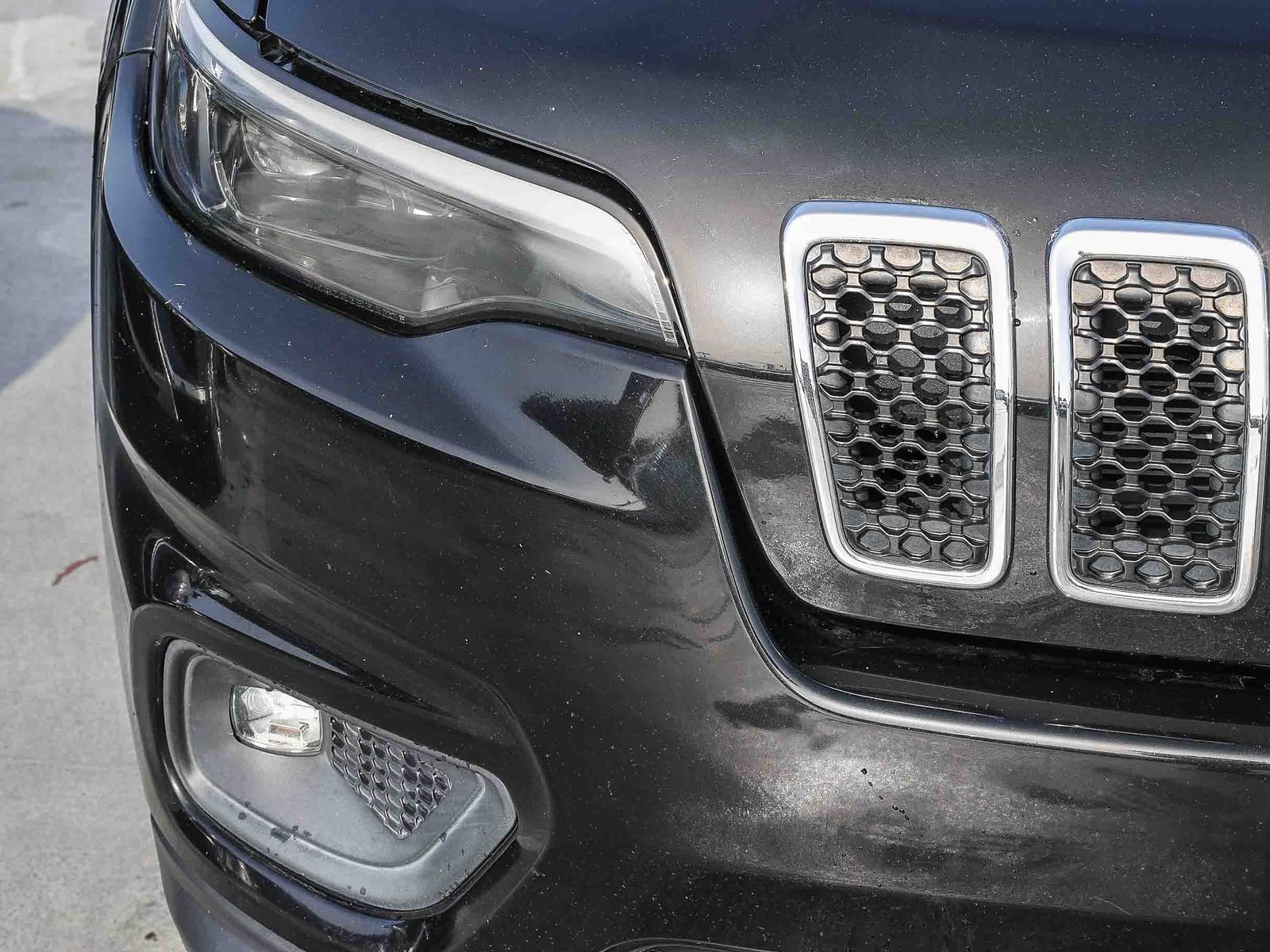 Used 2019 Jeep Cherokee Latitude w/ Popular Appearance Group image 9