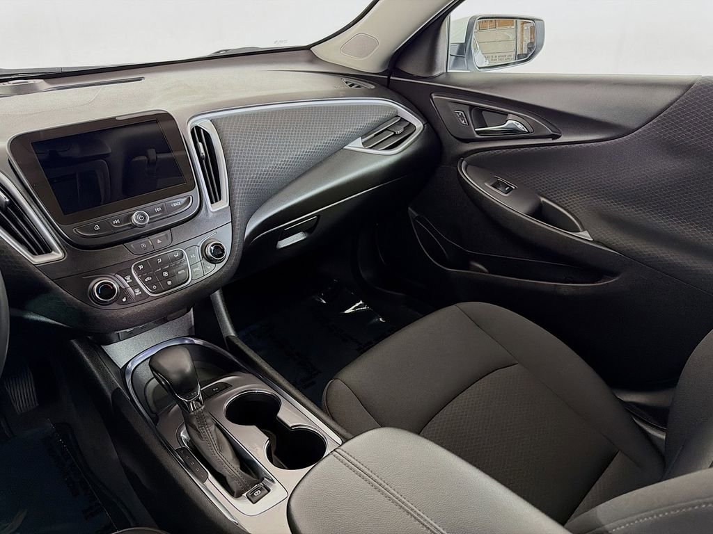 Used 2024 Chevrolet Malibu LT w/ Sport Edition image 20