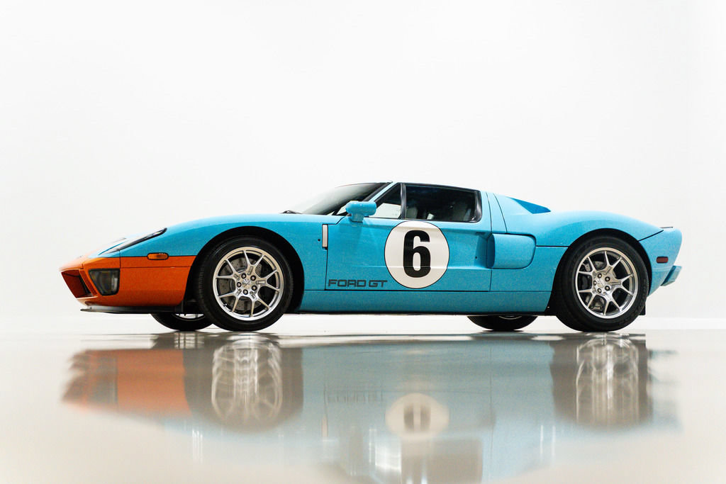 Used 2006 Ford GT RWD image 90