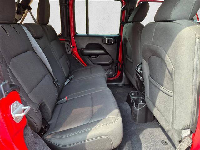 Used 2019 Jeep Wrangler Unlimited Sahara AWD/4WD image 19