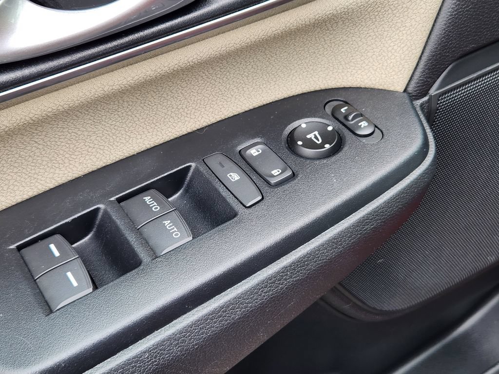 Used 2019 Honda CR-V EX image 16