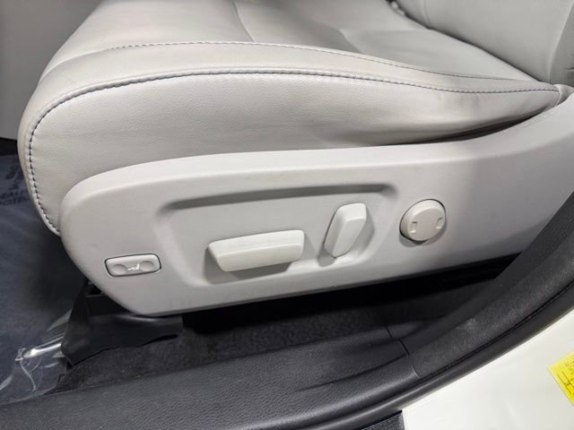 Used 2016 Toyota Highlander XLE AWD/4WD image 26