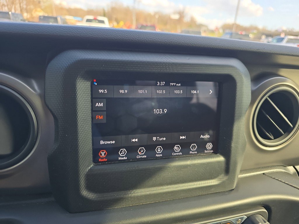 Used 2022 Jeep Gladiator Sport image 14