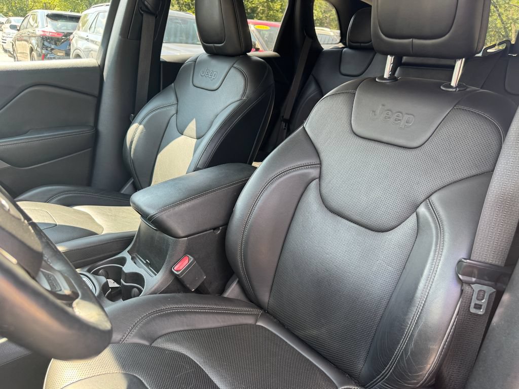Used 2019 Jeep Cherokee Limited w/ Trailer Tow Group AWD/4WD image 21