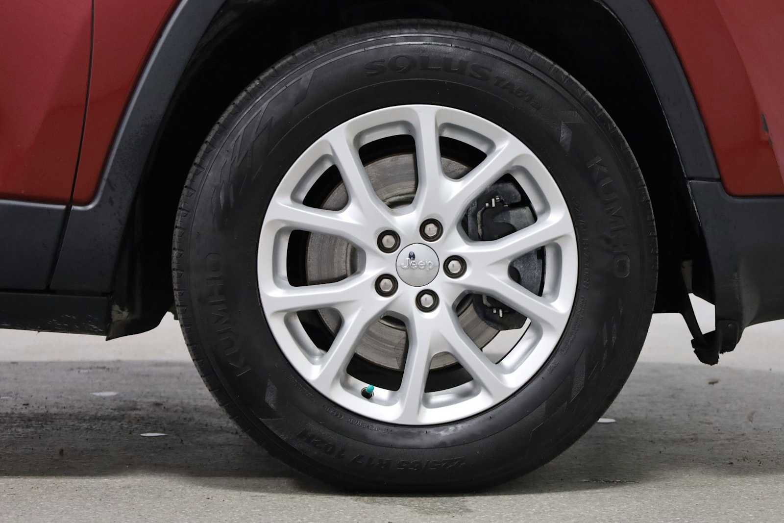 Used 2014 Jeep Cherokee Latitude image 12