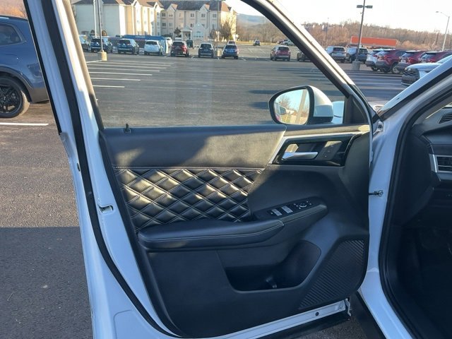 Used 2022 Mitsubishi Outlander SEL image 9