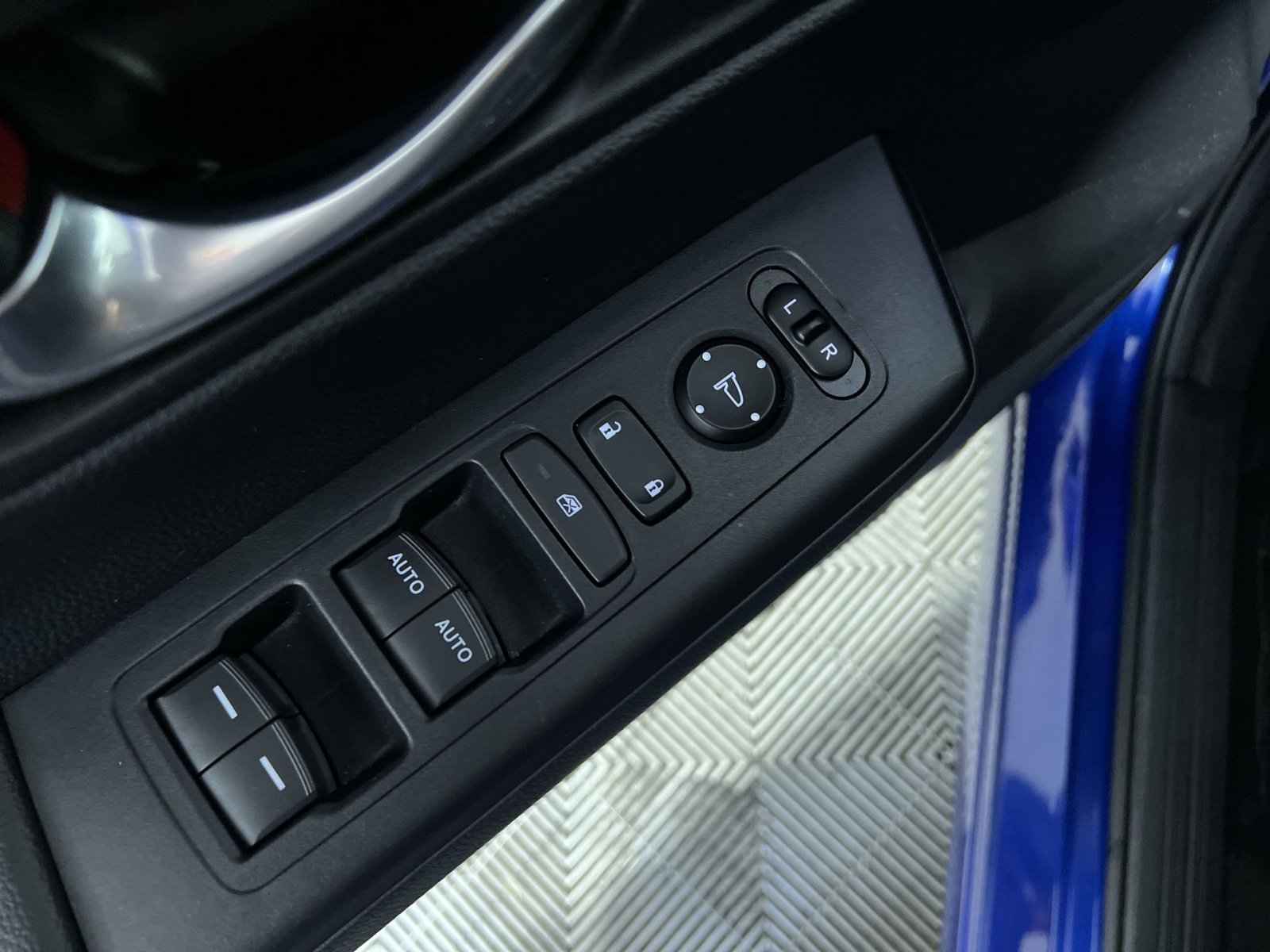 Used 2024 Honda CR-V EX image 15