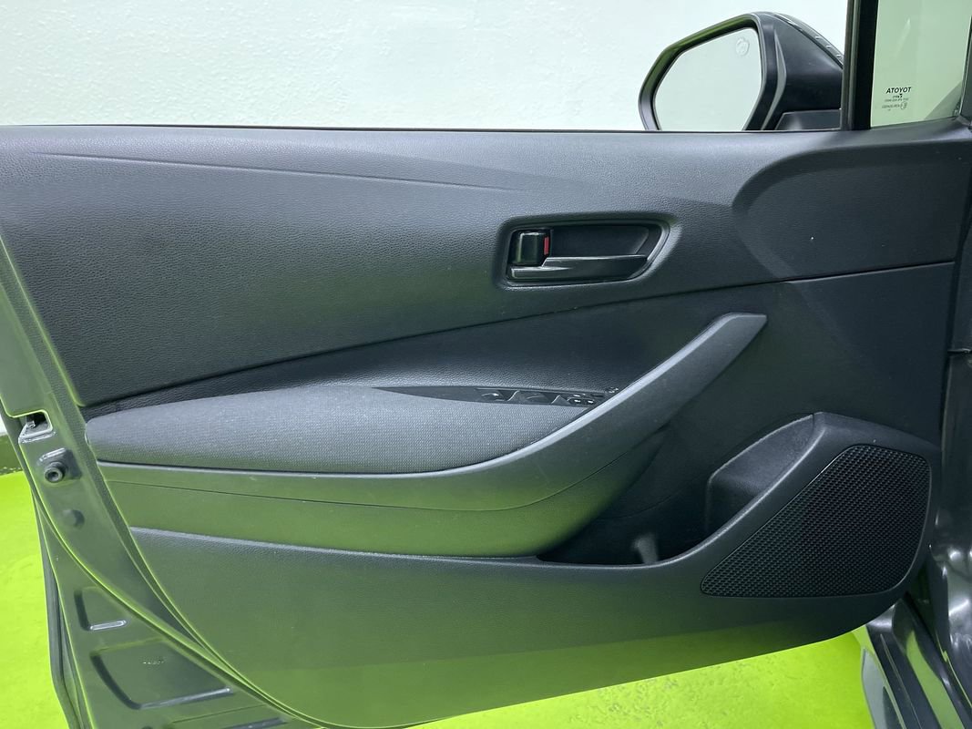 Used 2025 Toyota Corolla LE image 16