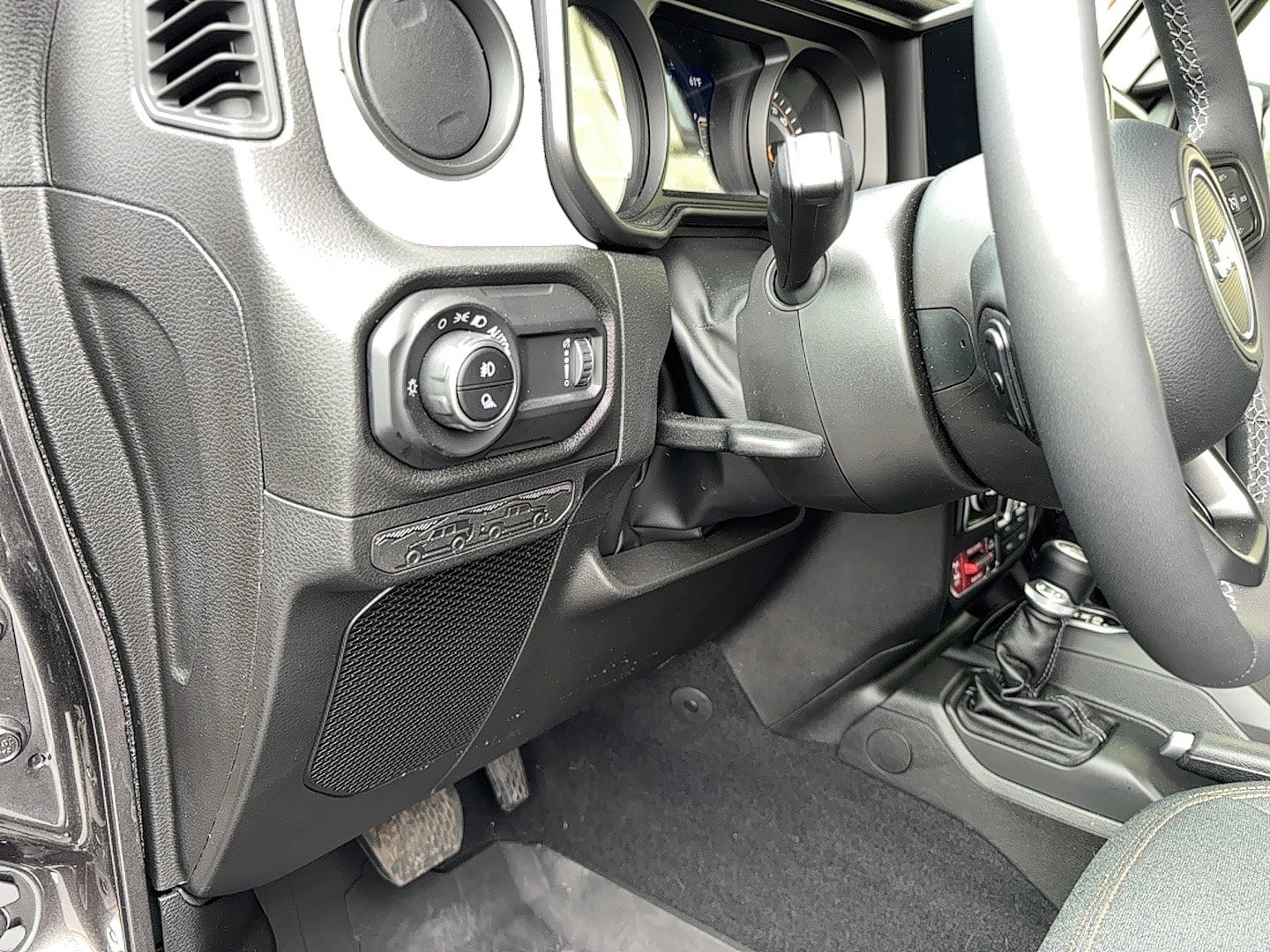 New 2025 Jeep Gladiator Sport AWD/4WD image 22