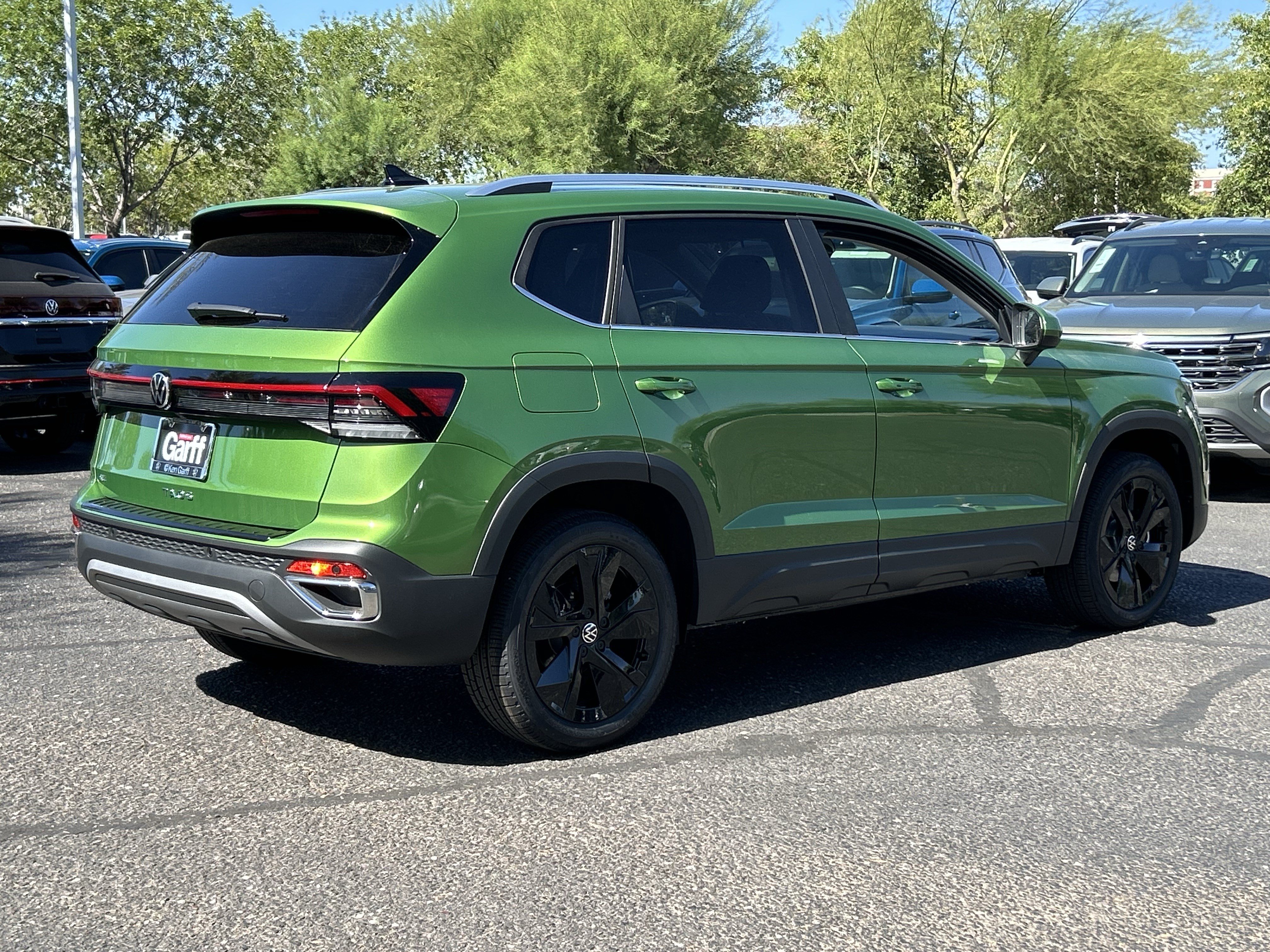 New 2026 Volkswagen Taos SE FWD image 3