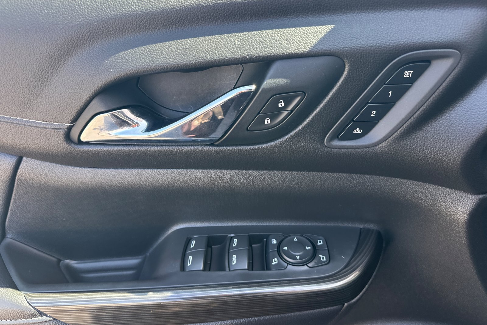 Used 2021 GMC Acadia SLT w/ Elevation Edition FWD image 11