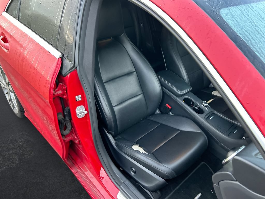 Used 2014 Mercedes-Benz CLA 250 image 29