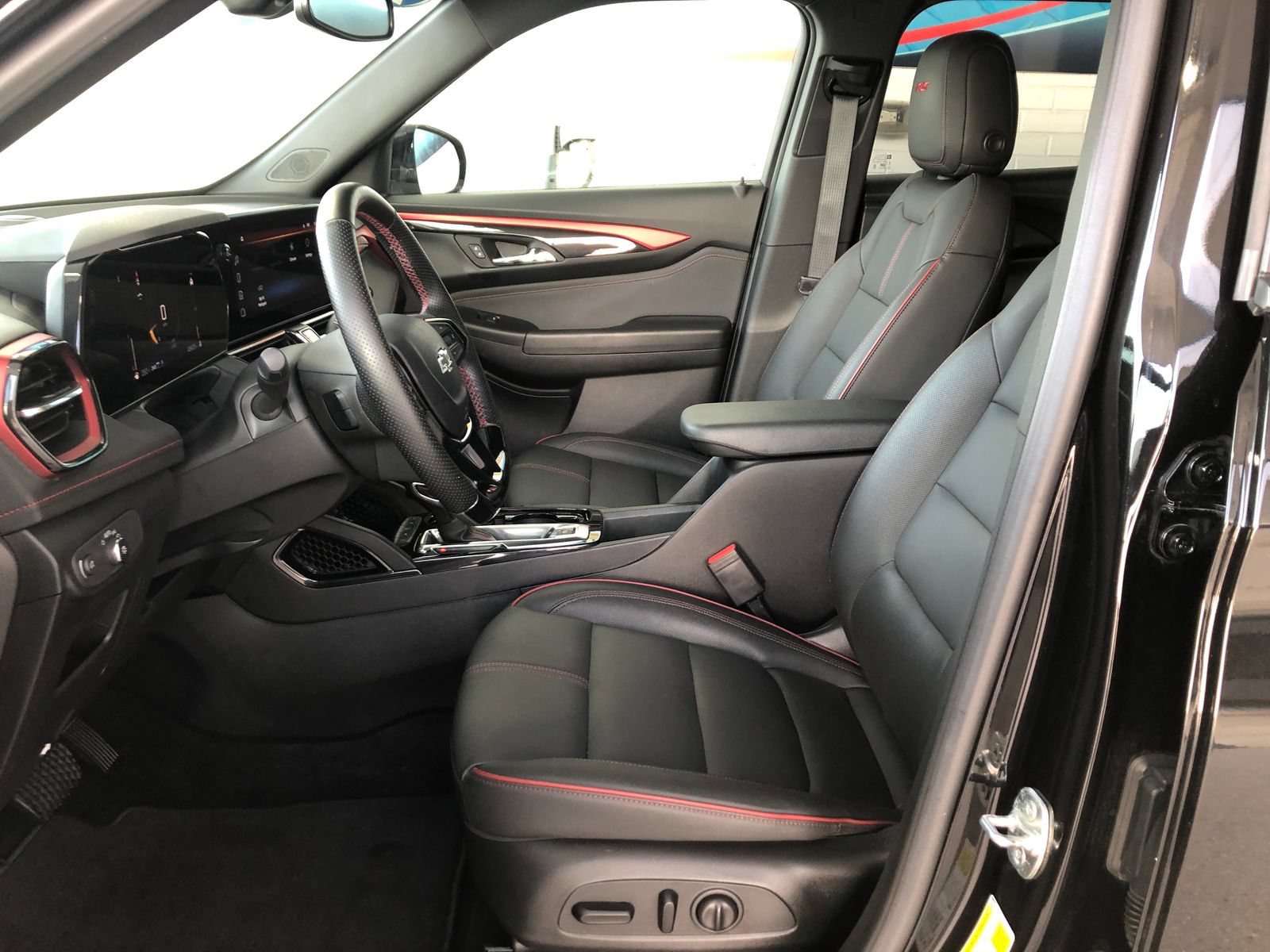 Used 2024 Chevrolet TrailBlazer RS w/ Convenience Package AWD/4WD image 20