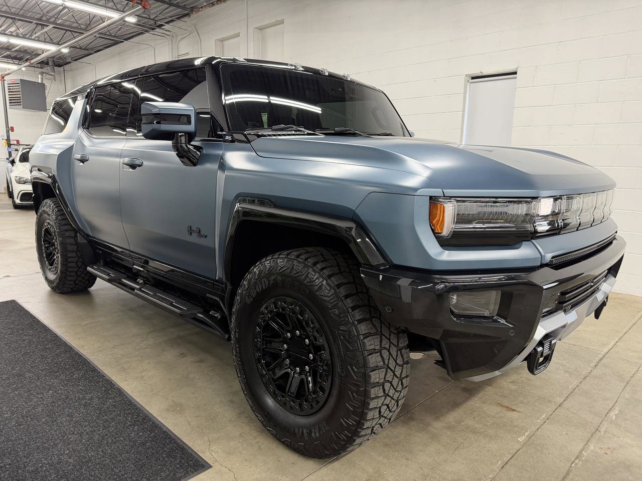 Used 2024 GMC Hummer EV 3X w/ Omega Edition AWD/4WD image 3