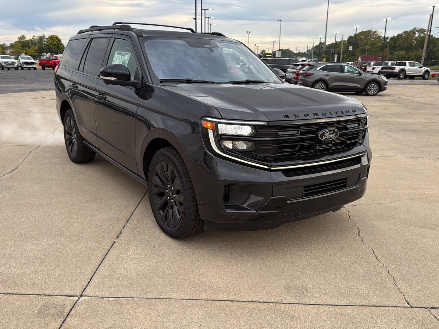 New 2025 Ford Expedition Platinum w/ Stealth Appearance Package image 7