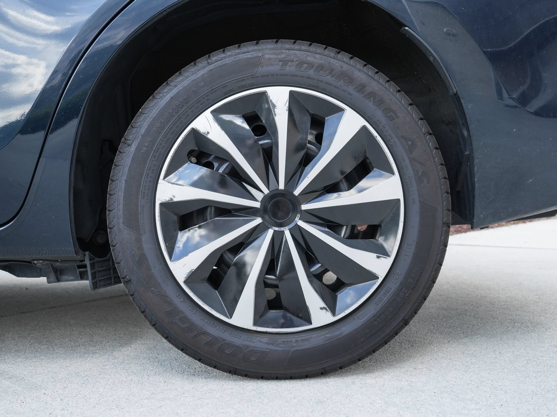 Used 2019 Toyota Corolla LE FWD image 14