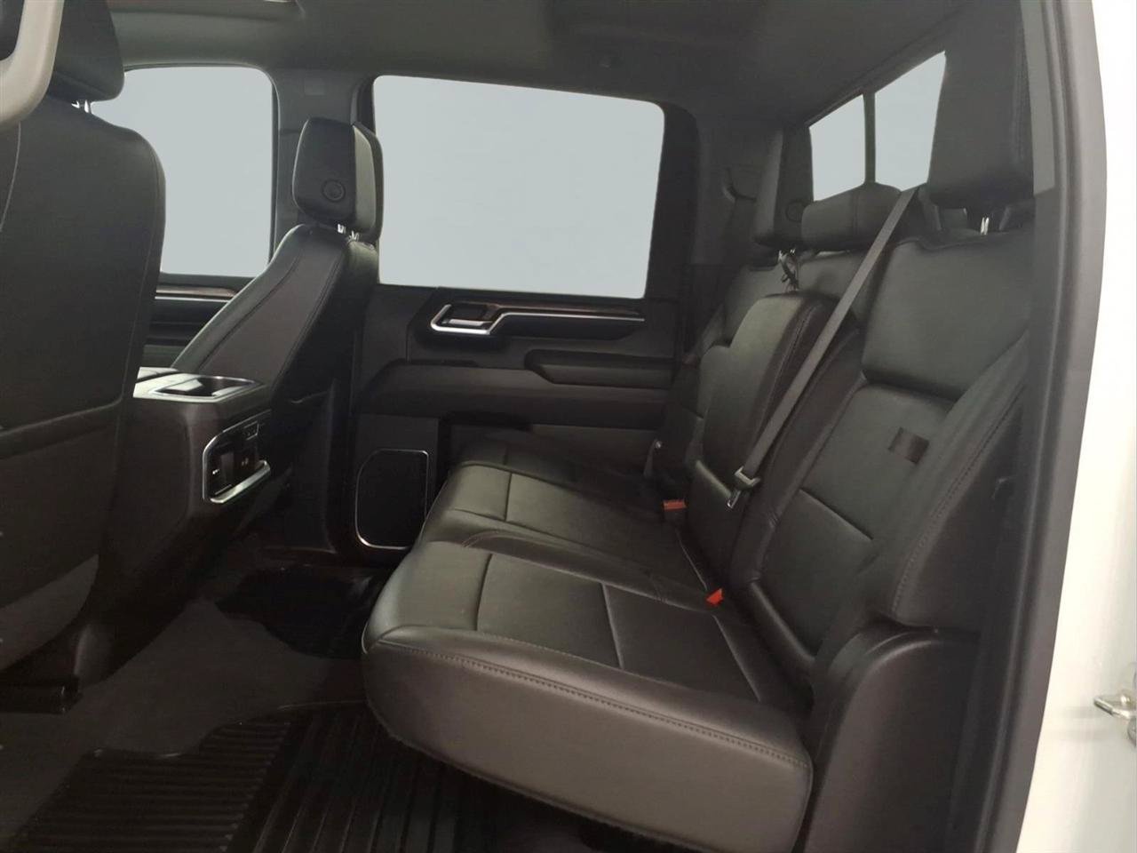 Used 2024 Chevrolet Silverado 2500 LTZ w/ LTZ Convenience Package AWD/4WD image 13