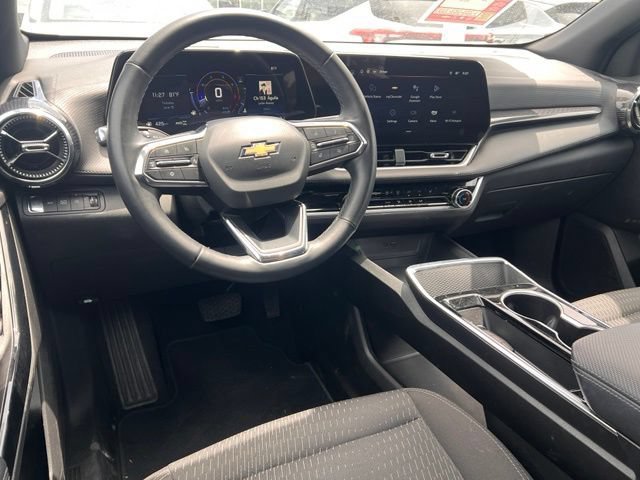 Used 2025 Chevrolet Equinox LT AWD/4WD image 13