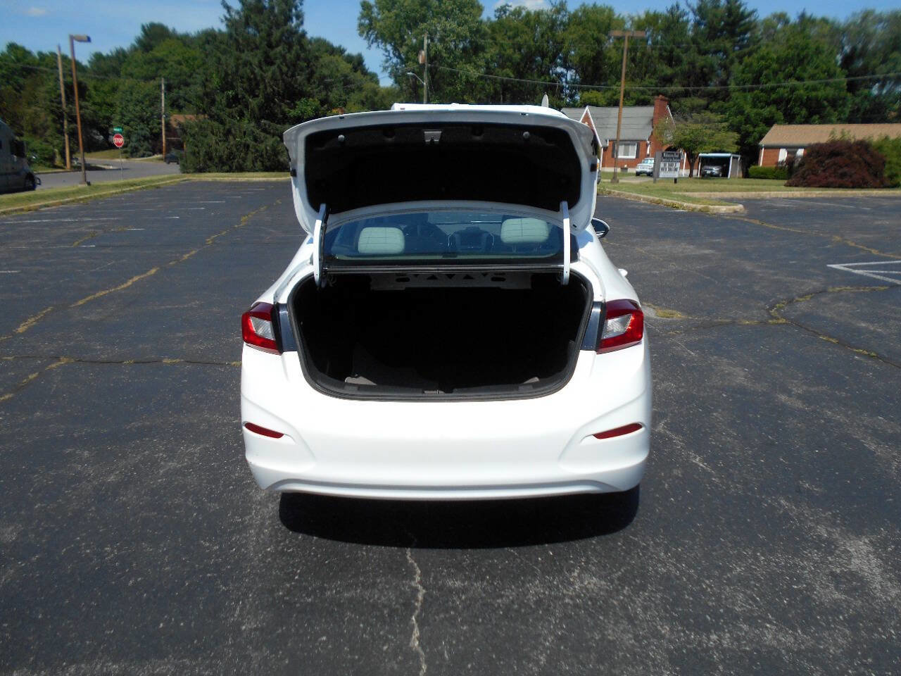 Used 2018 Chevrolet Cruze LS FWD image 19