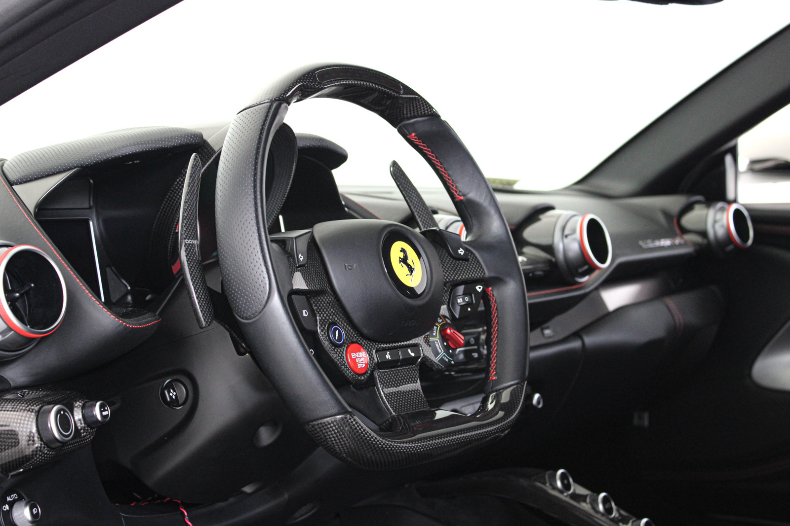 Used 2020 Ferrari 812 Superfast RWD image 41