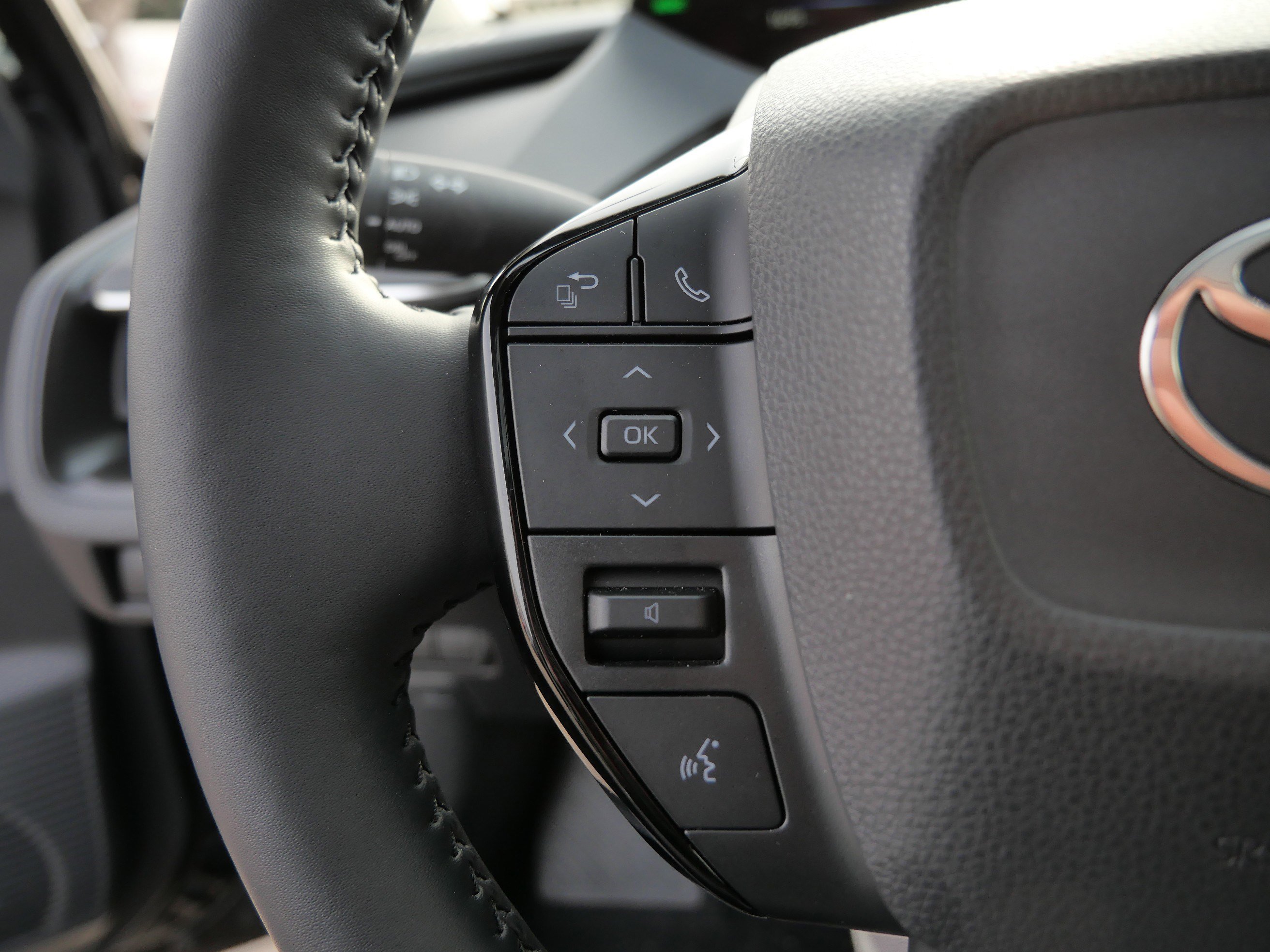 Used 2026 Toyota Prius AWD image 28