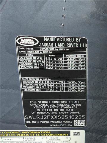 Certified 2025 Land Rover Discovery S AWD/4WD image 27