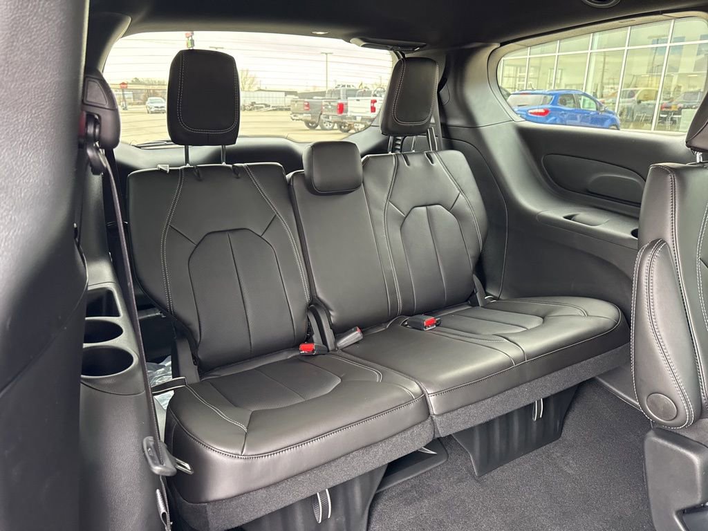 New 2026 Chrysler Pacifica Select image 31