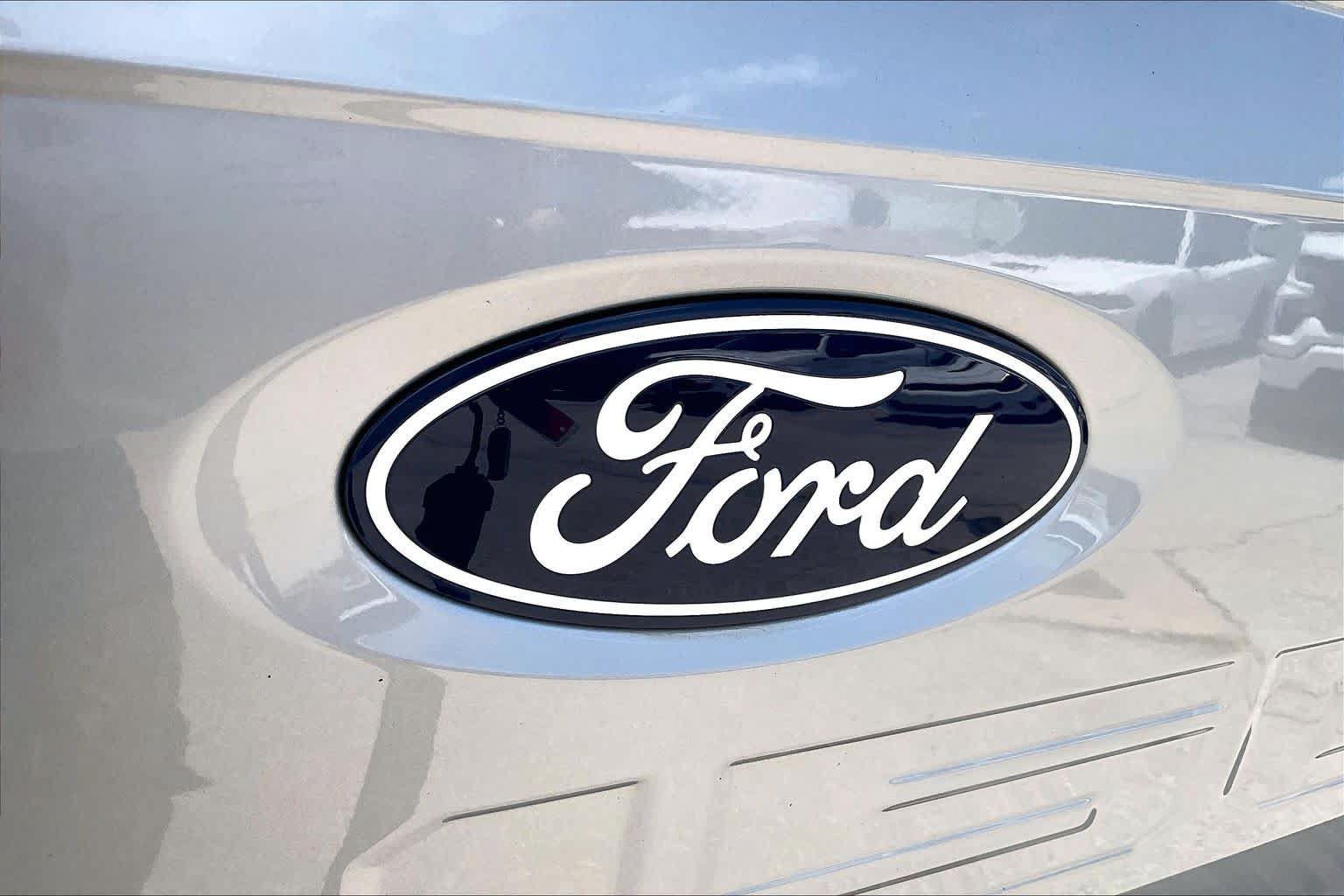 Used 2024 Ford F150 Lariat w/ Equipment Group 502A High AWD/4WD image 30