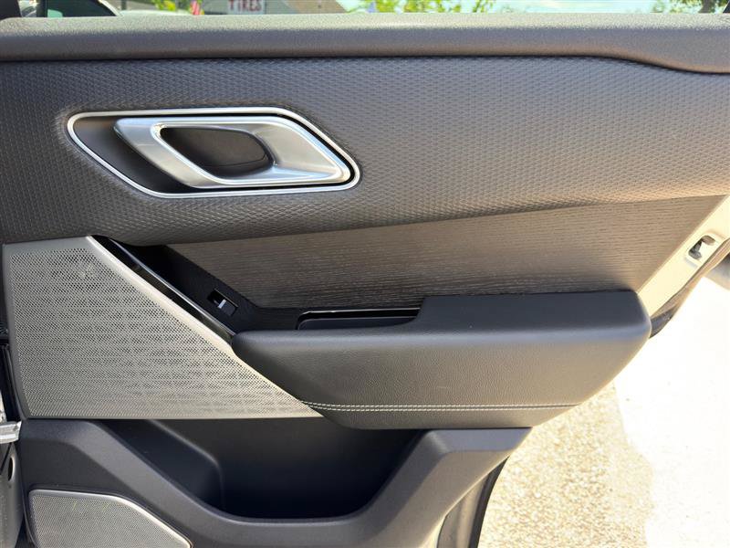 Used 2018 Land Rover Range Rover Velar S AWD/4WD image 26