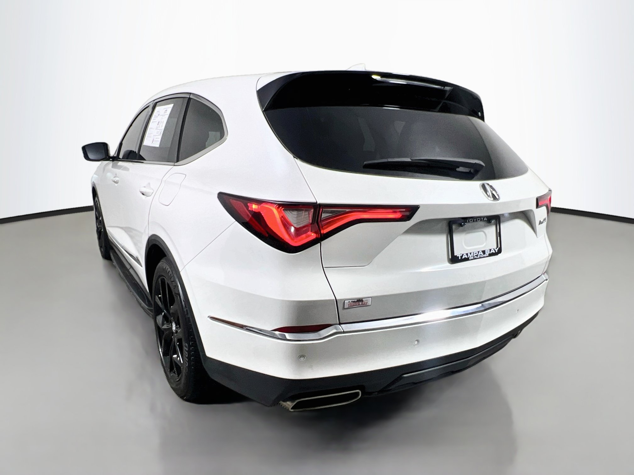 Used 2023 Acura MDX w/ Technology Package FWD image 8
