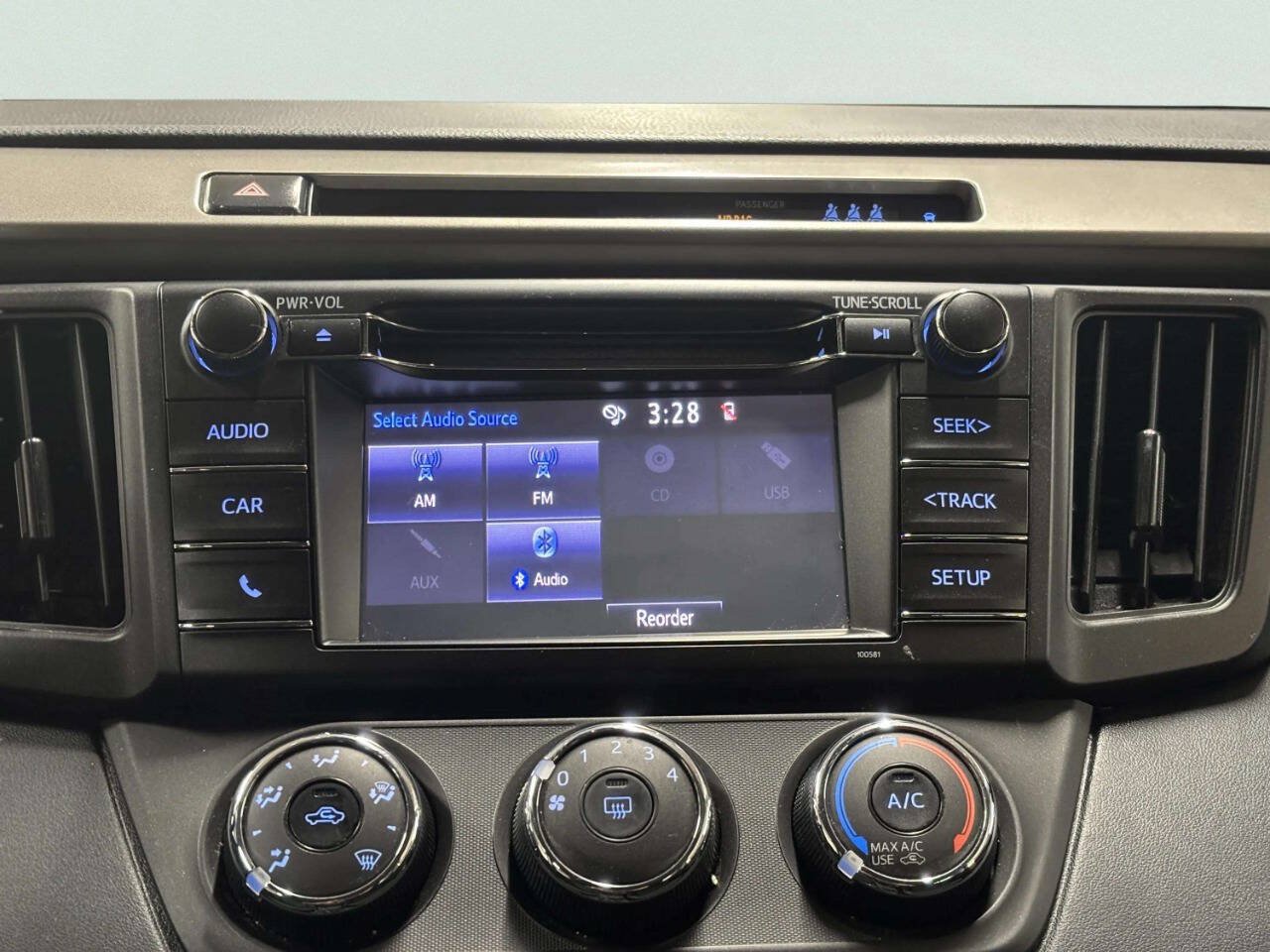 Used 2018 Toyota RAV4 LE w/ All Weather Liner Package AWD/4WD image 21
