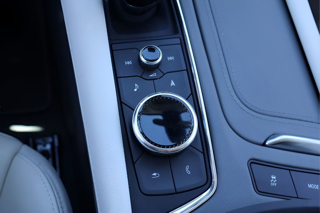 Used 2023 Cadillac XT6 Premium Luxury FWD image 25