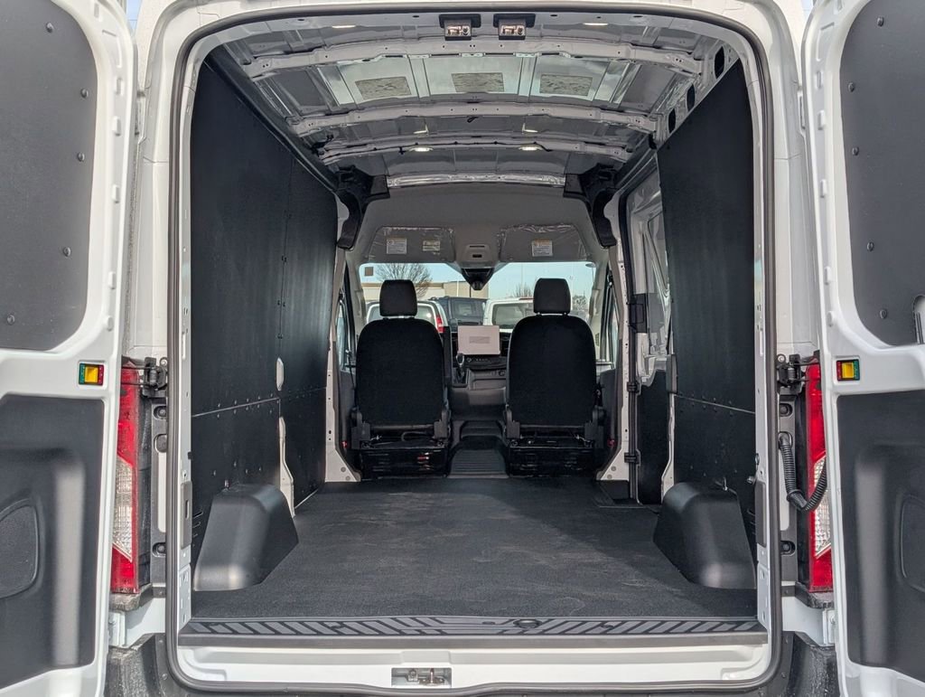 New 2026 Ford Transit 250 148 Medium Roof w/ Load Area Protection Package RWD image 14